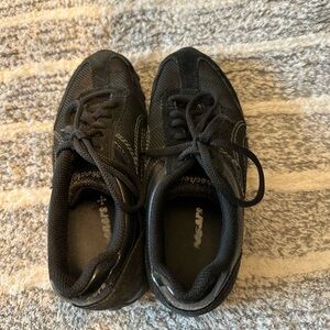 Sketchers women’s black lace sneakers